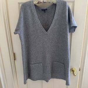 EIEEN FISHER GREY KNIT SHORT SLEEVED PULLOVEER WITH POCKETS-EUC/L
